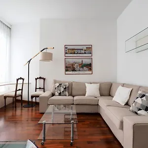 https://duomo-luxury-apartment-vi.italymilanhotels.net