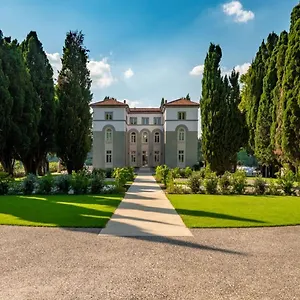 Monty Banks Villa